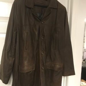 Like new ,worn once three quarter length distressed leather. Heavy duty. Thanks